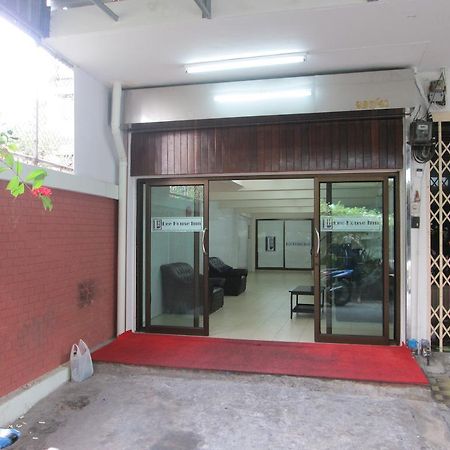 Lee House Inn Bangkok Esterno foto